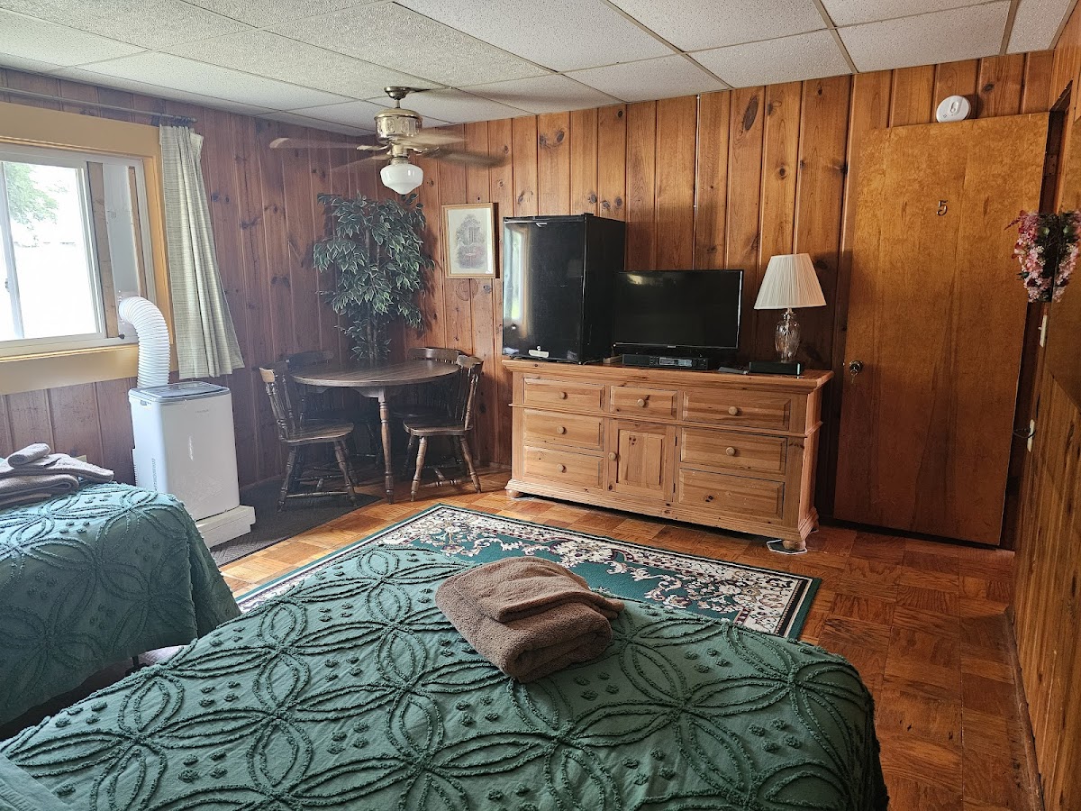 Bauer Motel